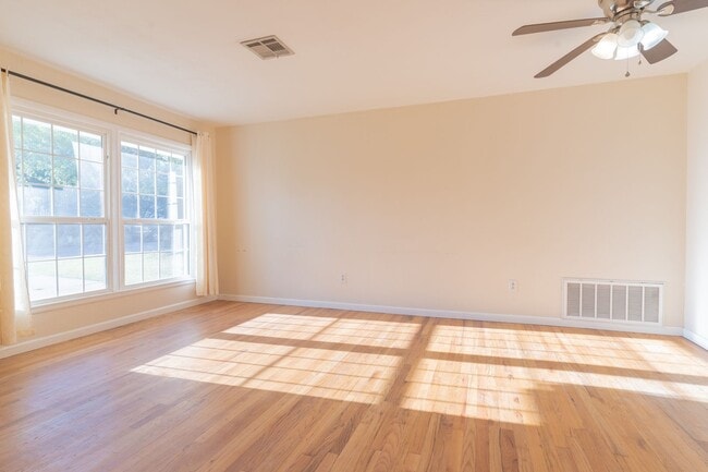 Photo - 1317 Laverne Ave