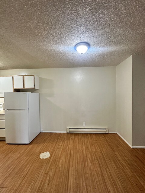 Photo - 2-Bedroom Apartment, Upstairs, Near Transp... Unidad 13