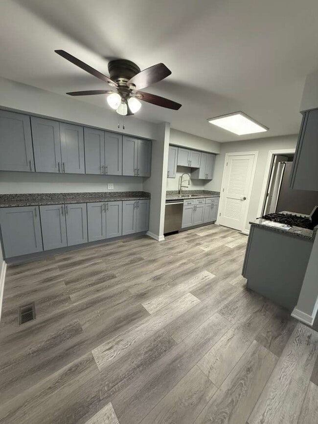 Photo - 1311 Kingsbury Dr Unit E