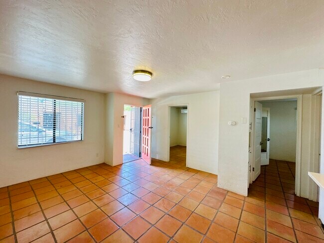 Photo - 2 Bedroom Cottage with High End Kitchen an...