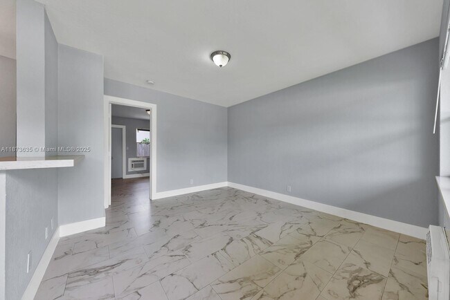 Photo - 1720 NE 13th St Unit 1
