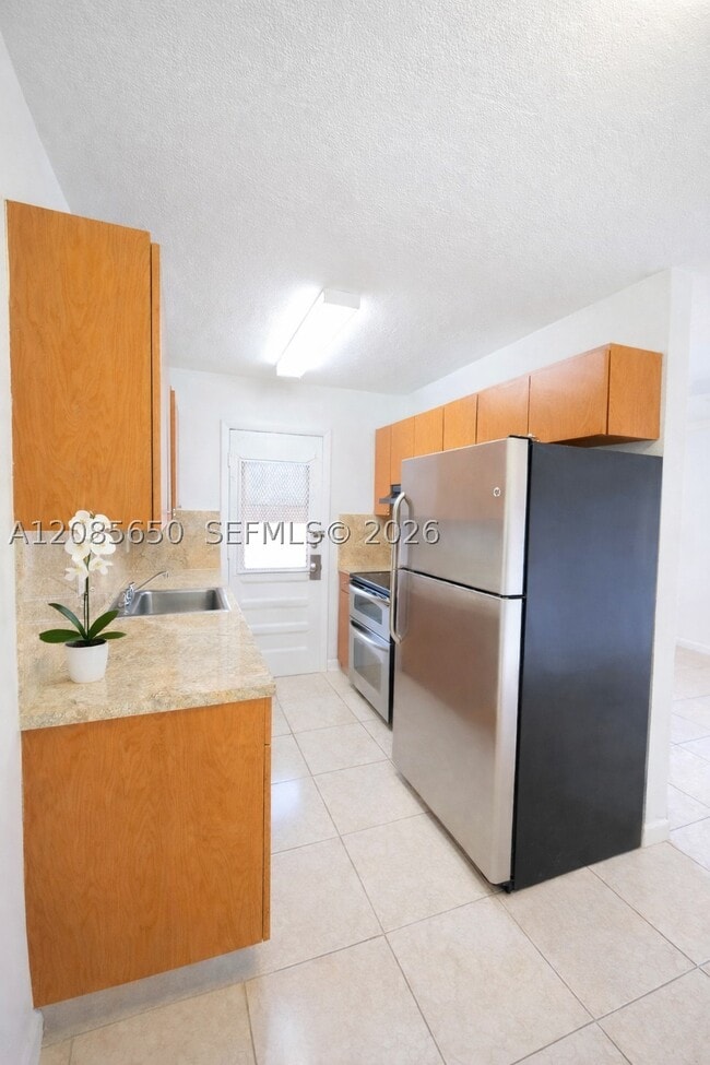 Building Photo - 2580 NW 139th St Unit 1