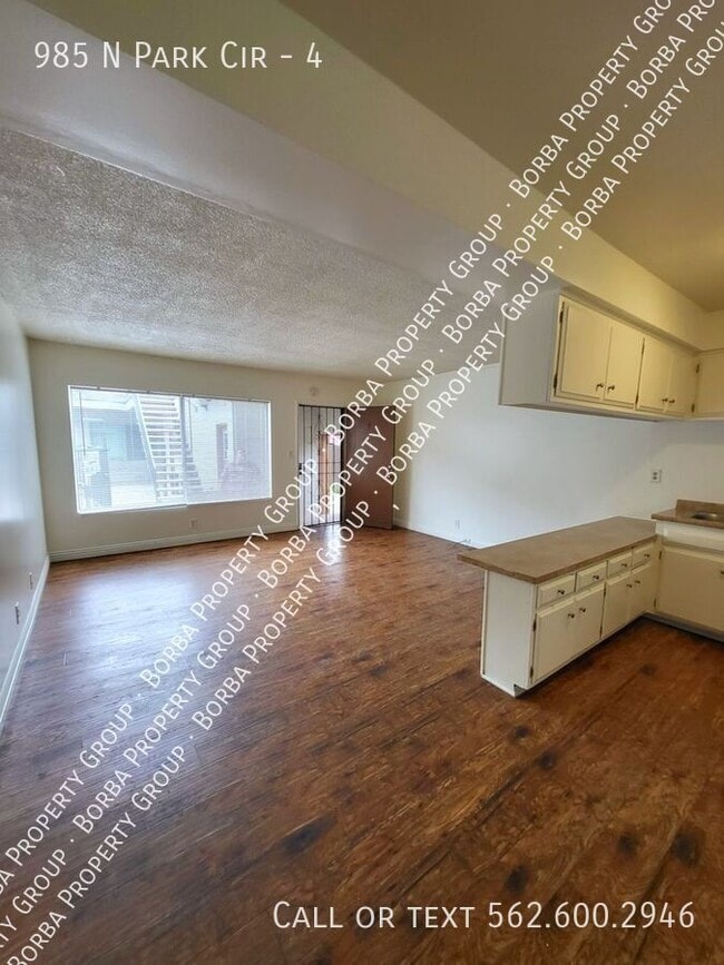 Photo - 985 N Pk Cir Unit 4