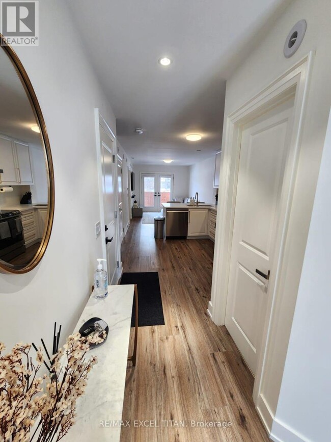 Photo - 263 Barrie St