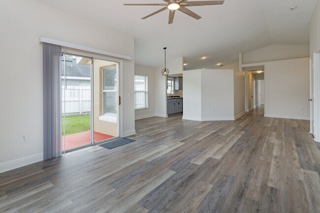 Photo - Charming 3-Bedroom Home for Rent in South ...