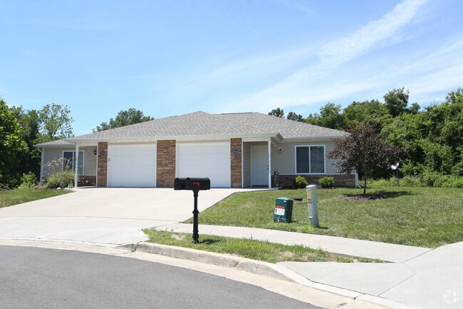 2 dormitorios, 2 baños, garaje para 1 coche - Golf View Gardens Apartments