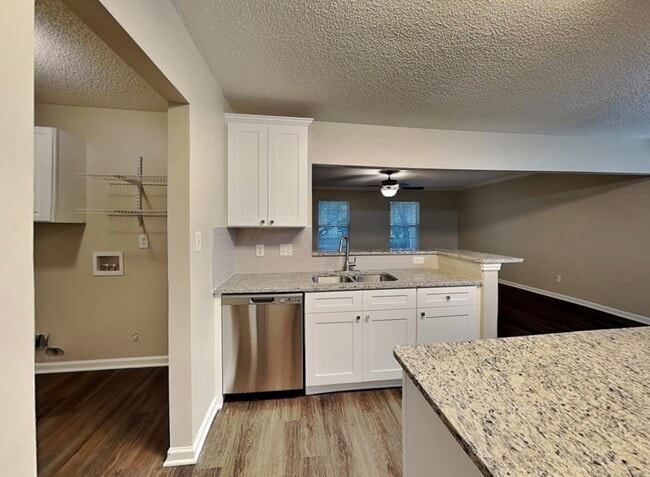 Photo - 10636 Greatford Ct