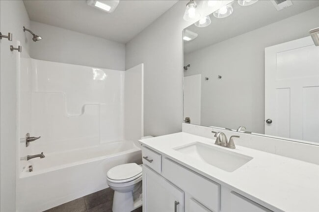 Photo - Beautiful! 3 bedroom 3 bathroom Single-Family Home in Urbandale, IA