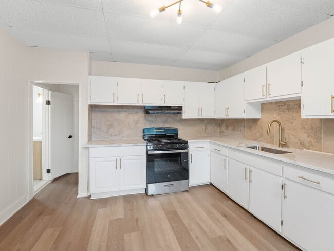 Building Photo - 45 Hall St Unit B