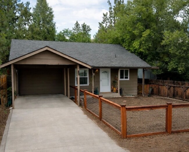 Building Photo - Heart of the Old Mill District: 3-Bed, 2-Bath with a Spectacular Backyard!