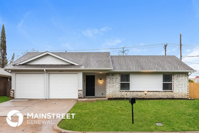 Building Photo - 6707 Country Creek Dr