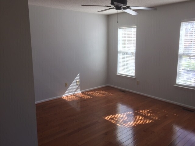 Photo - 302 Armour St