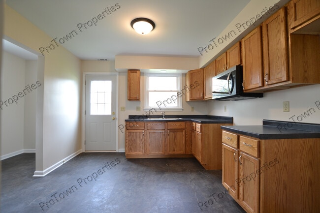 Photo - 11 E Zarley Blvd