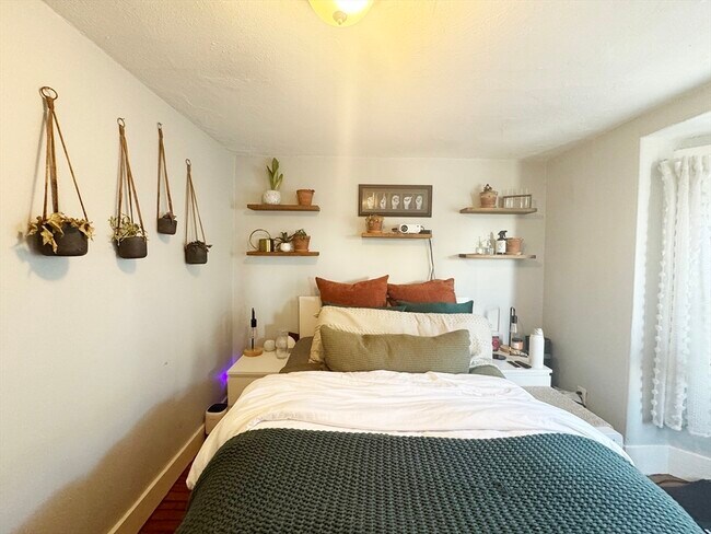 Photo - 643 Saratoga St Unit 2