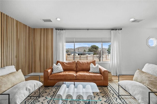 Photo - 55585 Onaga Trail