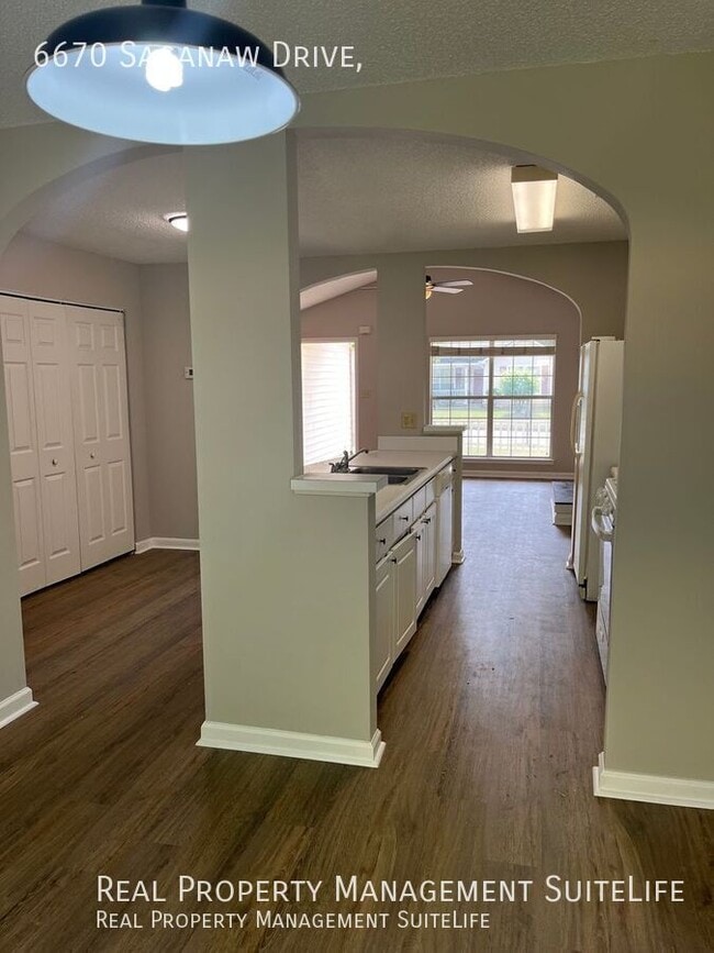 Photo - 6670 Saganaw Dr