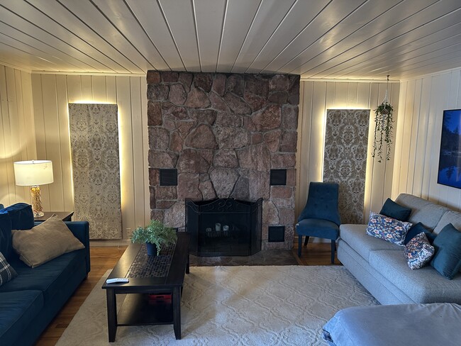 Photo - 6845D Hotel St