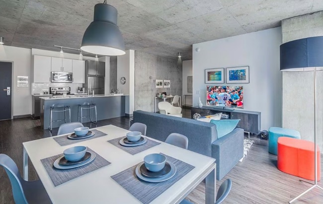 Photo - 200 W Washington St