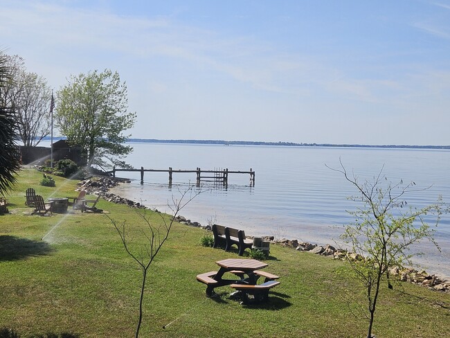 Southwest View Fire Pit - 10 Little Hollow Ln