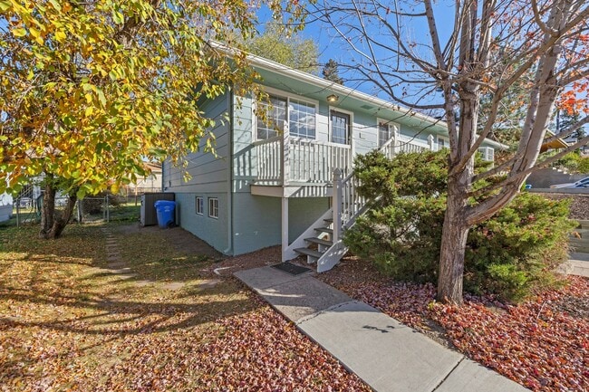 Photo - 2011 Woodburn St