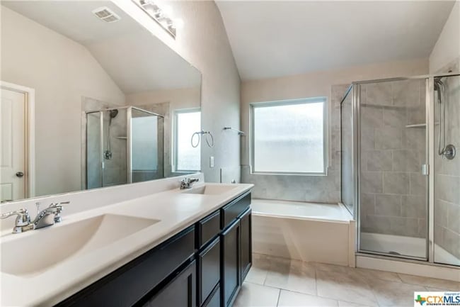 Photo - 1911 Jamie Ln