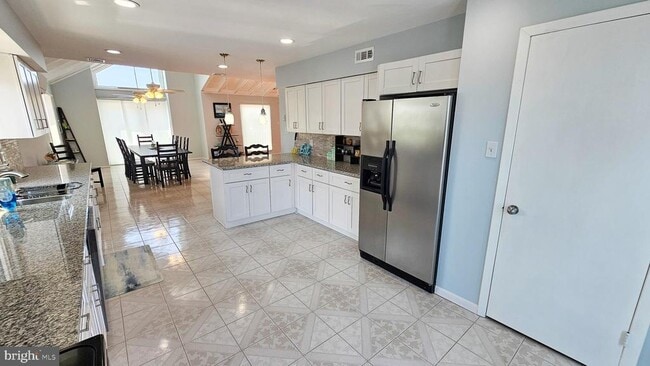 Photo - 702 Newell Ave