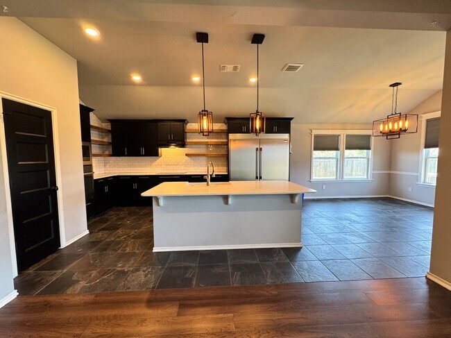 Photo - 1104 Black Mesa Rd