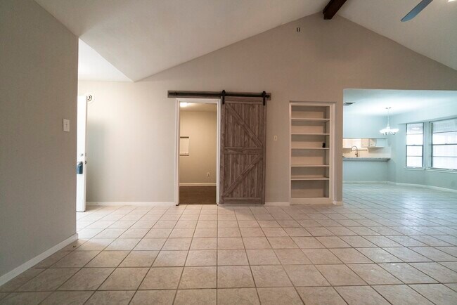 Photo - 18746 Wood Glen Ln
