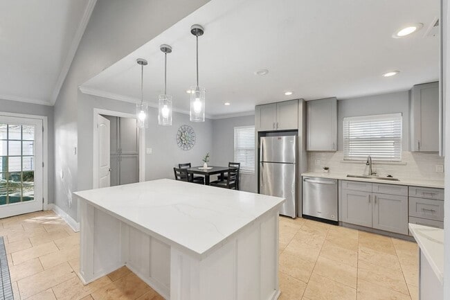 Photo - 10719 Del Monte Dr