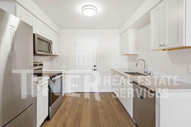 Photo - 1302 Silver Oak Wy