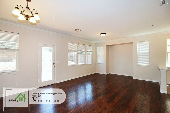Photo - 2109 Vienna Way