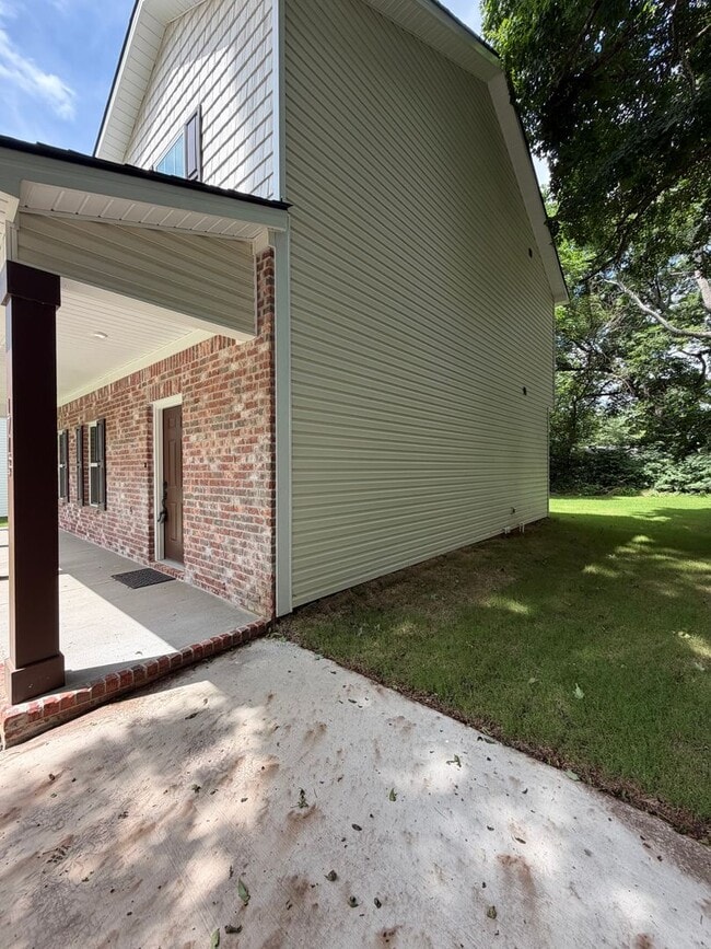 Photo - 3 Bedroom 2.5 Bath 1,732 sq ft