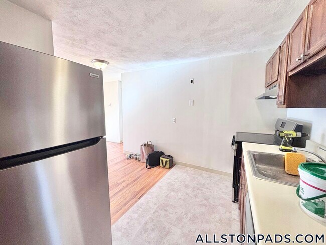 Photo - 245 Kelton St Unidad 24