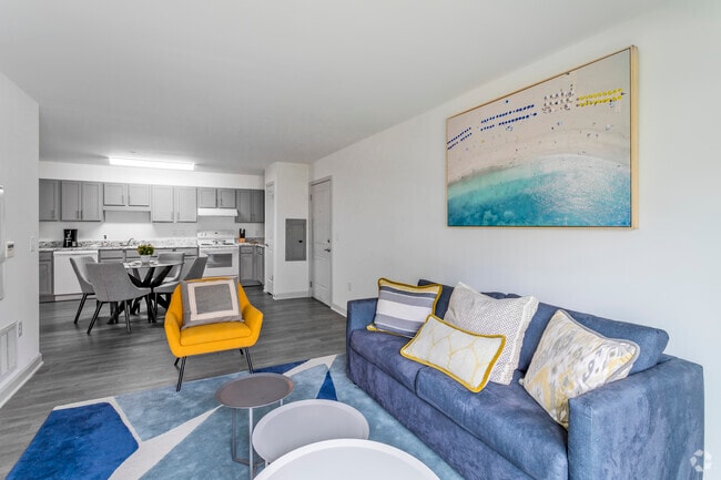 2 BR, 2 BA - 1,064 SF