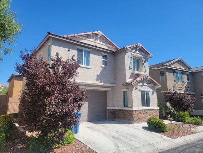 2 story 4 bed 3 bath home with rooftop patio - 2 story 4 bed 3 bath home with rooftop patio