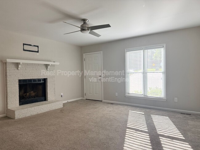 Photo - 2922 Glenridge Dr