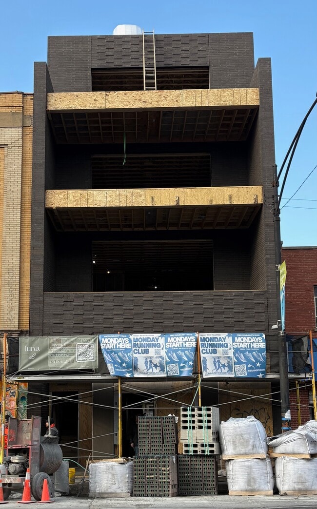 Building Photo - 1118 W Fullerton Ave Unit 201