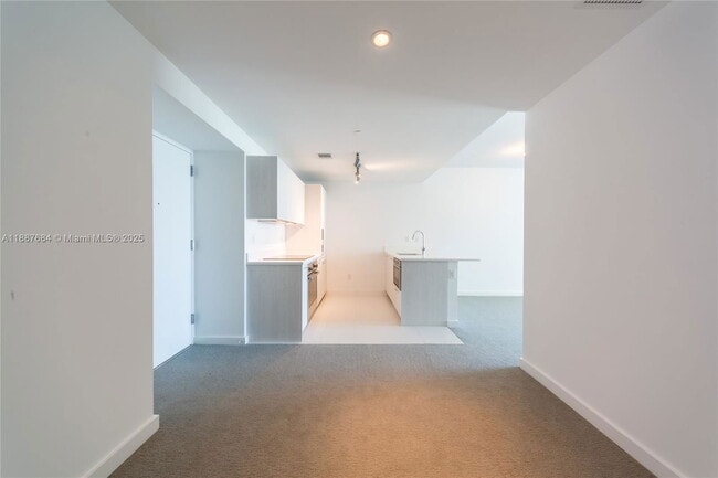 Photo - 501 NE 31st St Unidad 2303