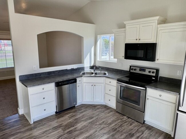 Photo - 2175 Roy Dr