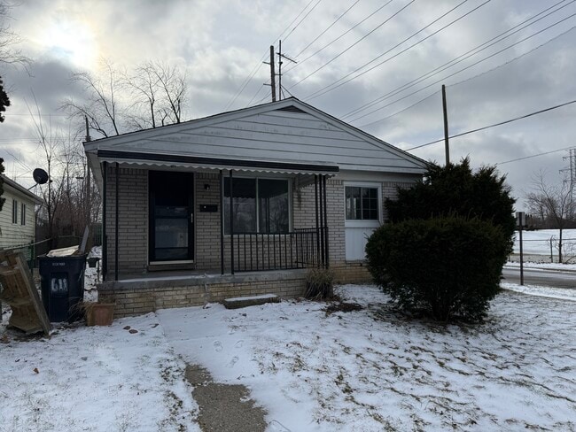 Building Photo - 611 Montana Ave