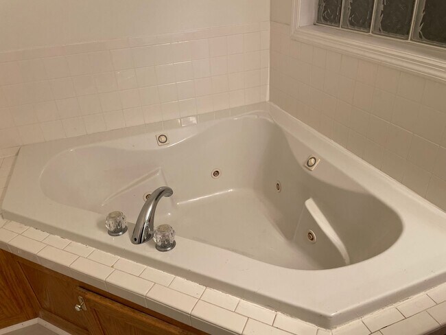 Photo - Immaculate House is Established Neighborhood