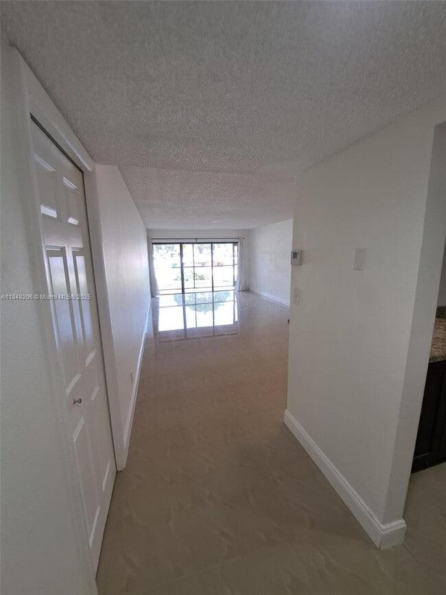 Photo - 240 Lakeview Dr Unit 106