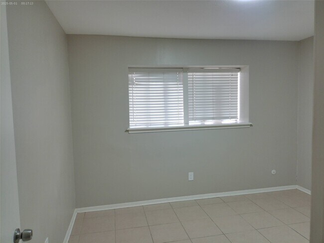1102 W Tri Oaks Ln Unit 103