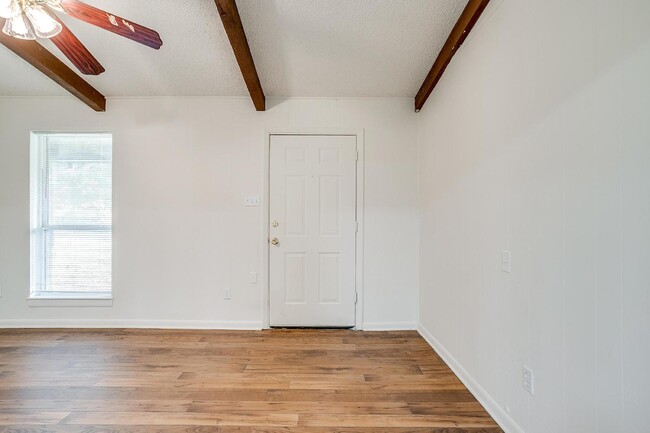 Photo - Charming 2-Bed, 2-Bath Duplex in Burleson