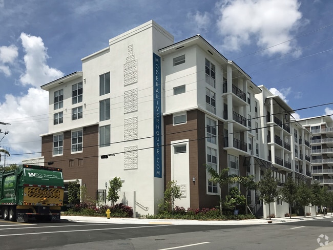 Photo - Riverhouse at 11th Apartments