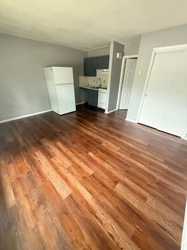 Photo - 1301 W 14th St Unit 1301 W 14th St - 2