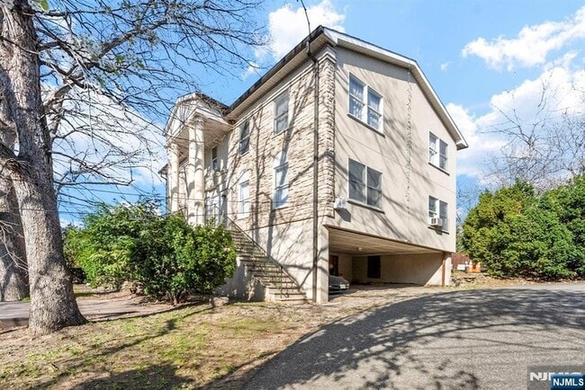 Photo - 360 Gorge Rd