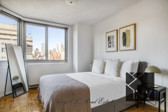 Photo - 349 W 34th St. Unit 27D