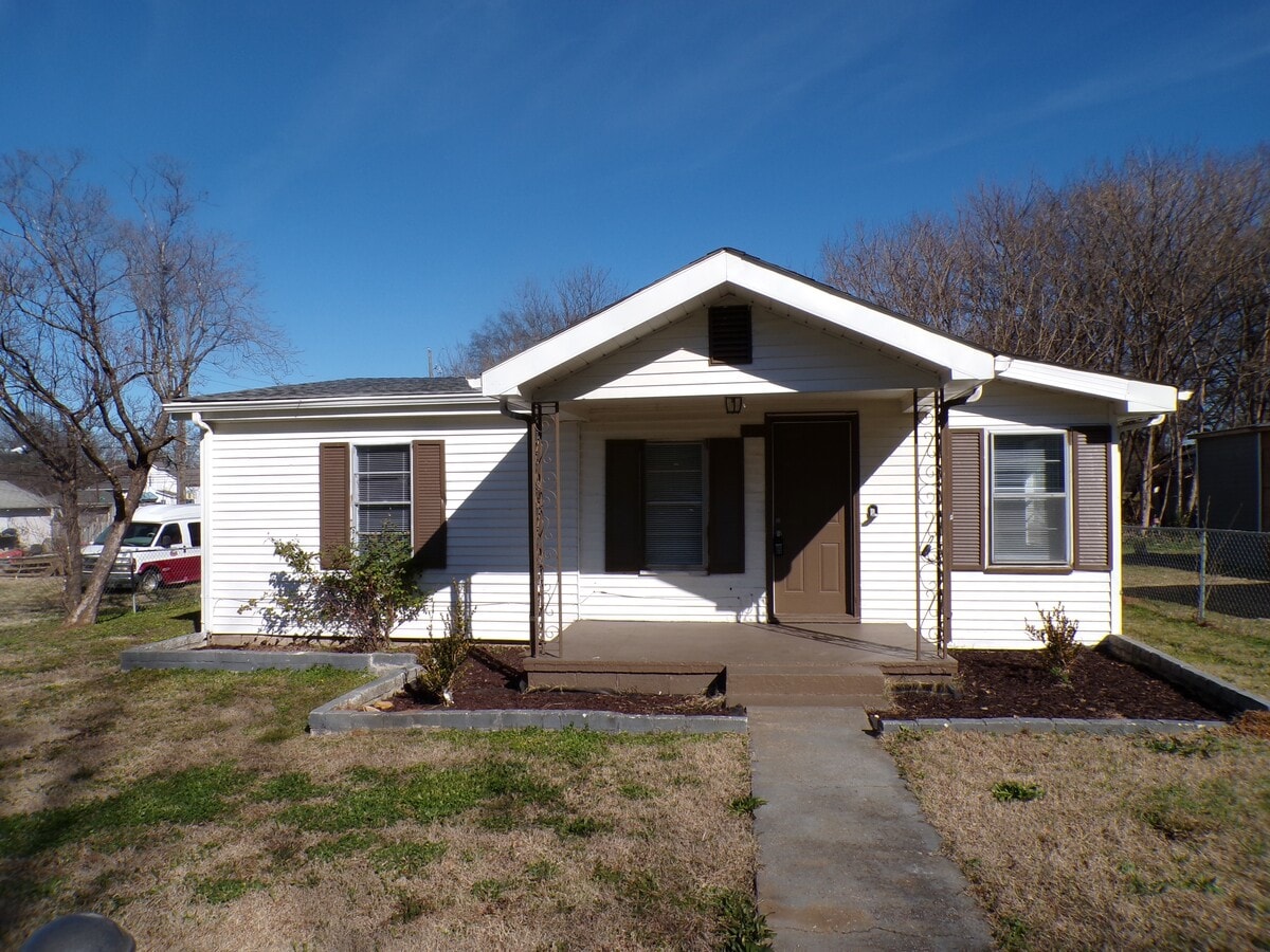 Photo - 1715 16th Way N