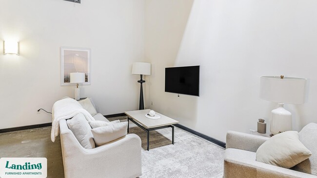 Photo - 700 Everett St Unit 2006.1404940